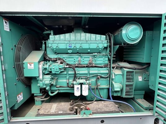 300 KW Cummins #DFCB, diesel generator set, 480 Volts, 2000 - Image 2