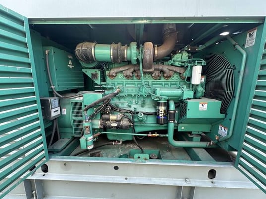 300 KW Cummins #DFCB, diesel generator set, 480 Volts, 2000 - Image 3