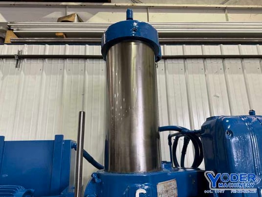 3' -11" Carlton #1A, radial arm drill, 31" x 39-1/2" base, power elevation/column clamp, 7.5 HP, 1988 - Image 10