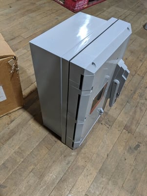 30 Amp. Cutler-Hammer, DH361FCK, Fusible Disconnect Switch, 3 Pole, 600 V, Non-Metallic Enclosure - Image 4