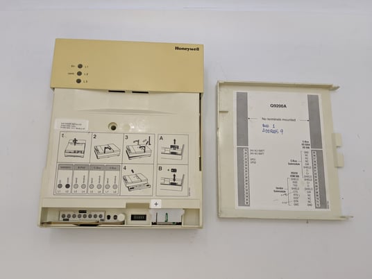 Honeywell, Excel 5000 Open Link Controller Q9200A, 24 VAC, 300 mA, Elec Temp Control - Image 1