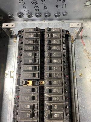 125 Amp. General Electric, AQF3421MBX, Panelboard, A Series, 208Y/120 Vac, 3 phase, 4 Wire, 42 Space - Image 7