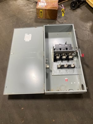 400 Amp. General Electric, TH3325R, Safety Disconnect Switch, 3 Pole, 240 V, 3 phase, 100 HP, 3R Enclosure - Image 1