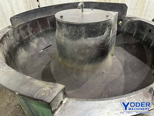 10 cu.ft. Gyromatic #G10-D, vibratory finisher, 48" dia. x 14" deep bowl, 13" chambers, 5 HP, 1983 - Image 3