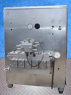 APV Crepaco #5DS650, homogenizer, 6900 gph @ 1600 psi, 2 stage, 2-3/4" diameter Plungers - Image 4