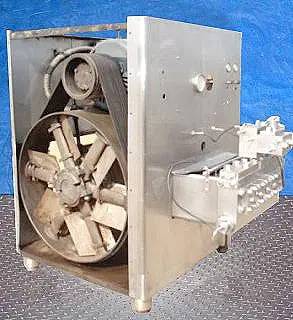 APV Crepaco #5DS650, homogenizer, 6900 gph @ 1600 psi, 2 stage, 2-3/4" diameter Plungers - Image 9