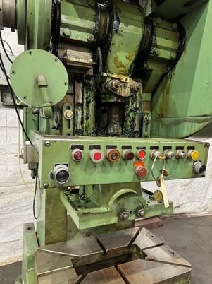 45 Ton, Federal #45, OBI press, 3" stroke, 11" Shut Height, air clutch & brake, 5 HP, 120 SPM, 1975 - Image 2