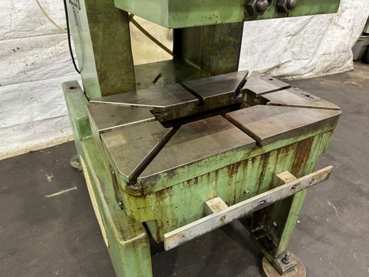 45 Ton, Federal #45, OBI press, 3" stroke, 11" Shut Height, air clutch & brake, 5 HP, 120 SPM, 1975 - Image 5