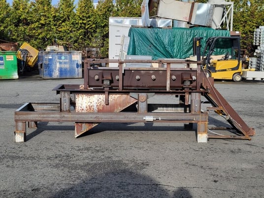 Vibration Screen Assembly, 158" x 46" x 56" screen deck part, 124" x 50" x 61" container - Image 1