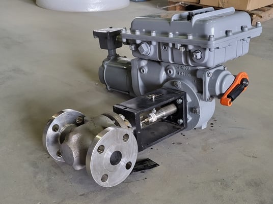 Emerson #1CAA-B, Electric Actuator, w/1.5" Control Valve, 8 RPM, 1/4 HP, 90 VDC, S/N 141881A01, 2014 - Image 4