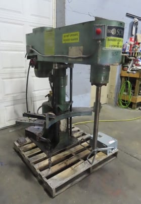 Schold, bow tie mixer, air over oil lift, 10 HP, vari-speed, floor mount, w/tank holder - Image 2