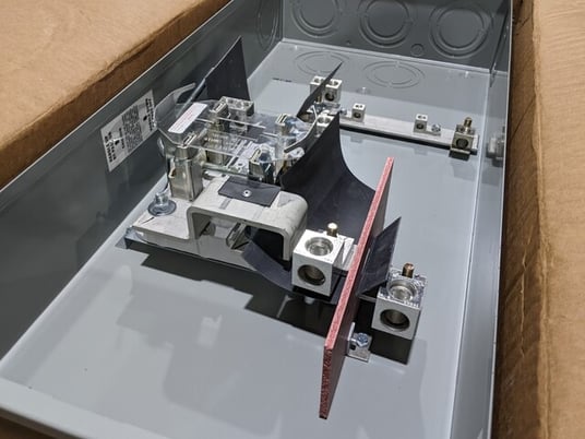 400 Amps, Durham Company Meter Socket Box, 1PH 600V 3W 320A Continuous Lever Bypass - Image 6