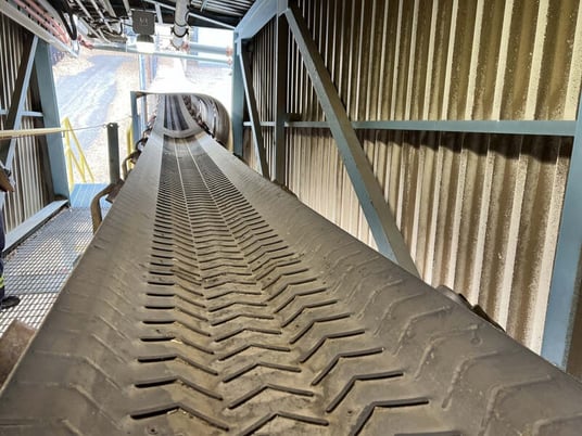Outdoor Conveyor System, 8 Sections, 91.174 m Overall Length, 30" width Conveyor, 9' 8-1/8" Length per - Image 9