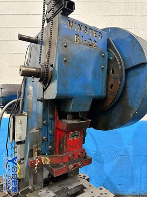 22 Ton, Minster #B1-22, gap press with Servo SMLT2 feed, 1-1/2" stroke, 9.75" Shut Height, 500 SPM - Image 2