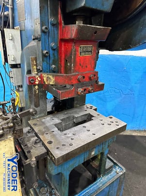 22 Ton, Minster #B1-22, gap press with Servo SMLT2 feed, 1-1/2" stroke, 9.75" Shut Height, 500 SPM - Image 3