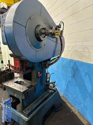 22 Ton, Minster #B1-22, gap press with Servo SMLT2 feed, 1-1/2" stroke, 9.75" Shut Height, 500 SPM - Image 4