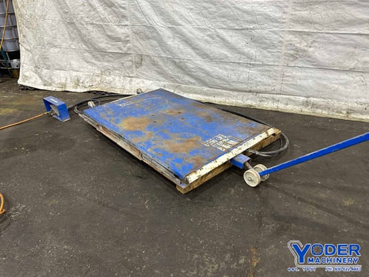 6000 lb. Chisum, air bag platform lift, 63" x 41" table, 36" raised height, pnematic foot pedal - Image 5