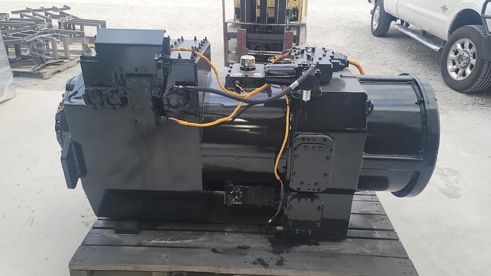 Caterpillar #TH48, transmission, rblt. - Image 1