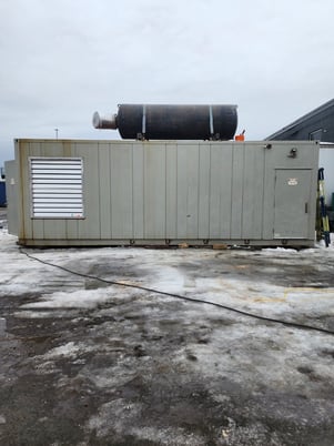 1250 KW Cummins #DQGAA, standby diesel generator set, open skid, 347/600 Volts, 1000 hours, 2011 - Image 1