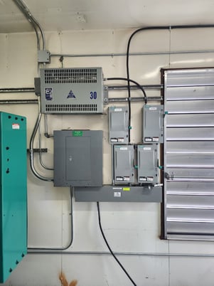 1250 KW Cummins #DQGAA, standby diesel generator set, open skid, 347/600 Volts, 1000 hours, 2011 - Image 4