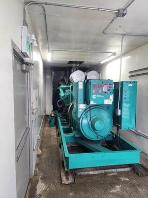 1250 KW Cummins #DQGAA, standby diesel generator set, open skid, 347/600 Volts, 1000 hours, 2011 - Image 6