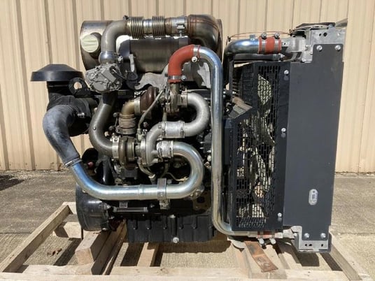 173 HP Perkins #1204E-E44TA, Engine Assembly, new surplus - Image 2