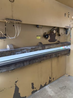 100 Ton, Standard #AB100-10, hydraulic press brake, 10' overall, 101" between housing, S/N F2051380, 2005 - Image 2