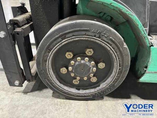 5000 lb. Mitsubishi #FGC25N, LP gas forklift, 187" raised mast, side shift, automatic transmission, 2005 - Image 8