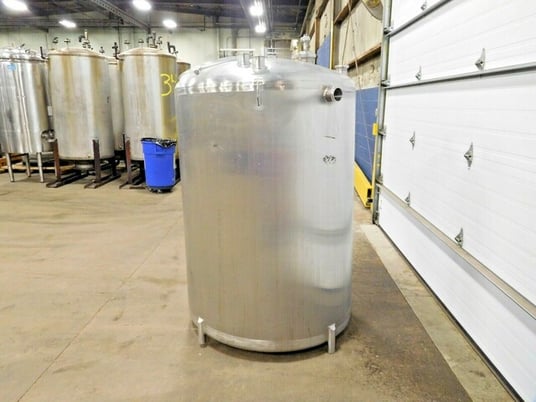 400 gallon Cherry Burrell, Stainless Steel tank with mixing blade, 50" dia. x 54" straight wall - Image 4