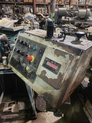 20" Hyd-Mech #V-18, tilting vertical band saw, 20" x 1-1/4" blade, 7-1/2 HP, 2001 - Image 6