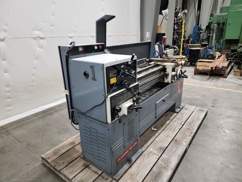 13" x 40" Clausing Metosa #C1340S, geared head lathe, 6.89" swing over cross slide, taper attachment, #17146 - Image 5