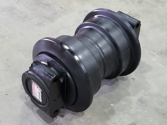 Hitachi track idler assembly #9173146M, new surplus - Image 1