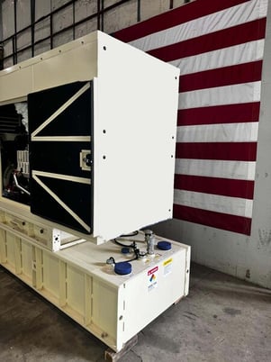 200 KW Model #EPG200P, diesel generator, sound attenuated enclosure, 120/208 Volts, critical silencer, new - Image 3