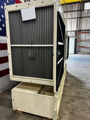 200 KW Model #EPG200P, diesel generator, sound attenuated enclosure, 120/208 Volts, critical silencer, new - Image 4