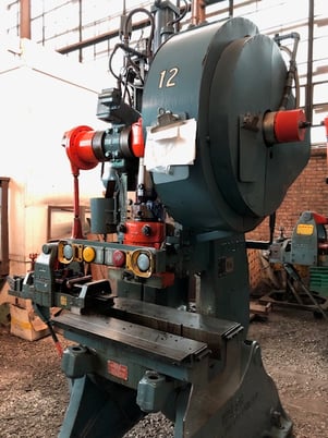 38 Ton, Walsh #38X, 2" stroke, 3" adj., 8.75" Shut Height, 32" x18.5" bed, air clutch & brake, variable speed - Image 3