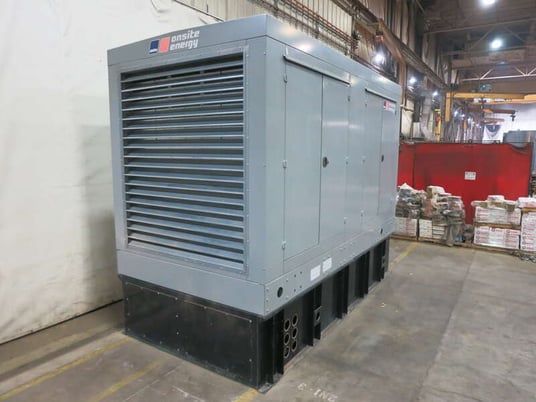 600 KW MTU #DS600, diesel generator set, 120/208 Volts, 295 hours, 896 HP @ 1800 RPM, 12V1600G80S engine, EPA - Image 2