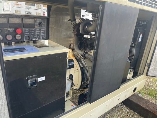 125 KW Kohler #125RZG, standby Natural gas generator, sound attenuated enclosure, 2007, $27.5k - Image 10