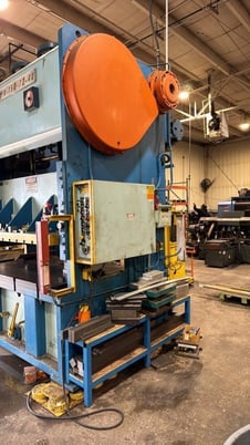 150 Ton, Niagara #PN-150-72-48, straight side double crank press, Shadow II light curtains, floor mounts, 1965 - Image 2