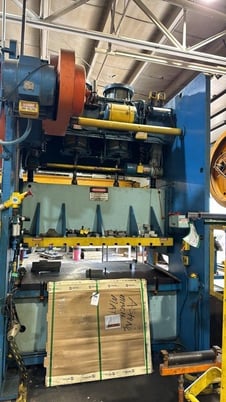 150 Ton, Niagara #PN-150-72-48, straight side double crank press, Shadow II light curtains, floor mounts, 1965 - Image 5