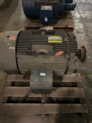 200 HP 3570 RPM Baldor, Frame 447TS, 460 Volts, Squirrel Cage, electrically OK - Image 2