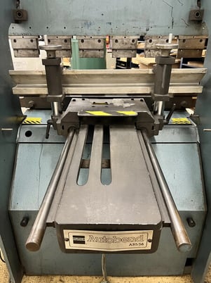 25 Ton, Amada #RG25, Hydrualic Press Brake, 40" between Housings, 8" Throat, 3.94" Stroke, 3 HP, 1983 - Image 3