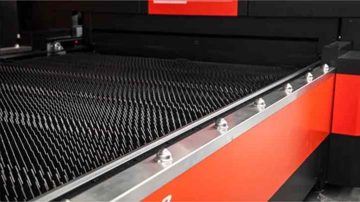DNE #D-Soar-1530, Fiber Laser, 5' x 10' Table Size, Dust Collector, 6000 Watt, 2024 - Image 5