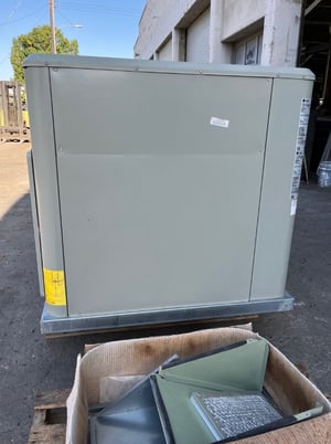 3 Ton, Trane #YSC036G4, gas / electric rooftop air conditioner, 64800 BTU output, 80000 BTU input, 460 V. - Image 7