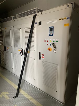 5000 HP Weg, MVW01, VFD 4160 Volts with switchgear and sync bypass, new - Image 1