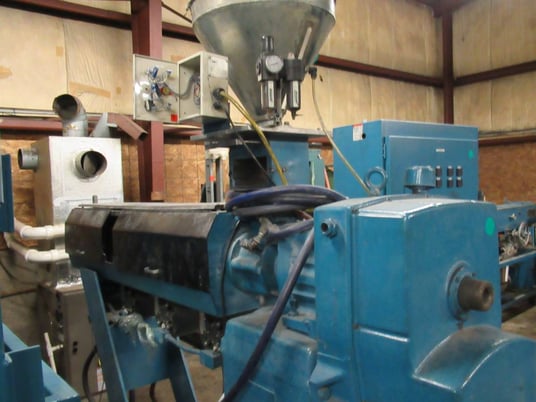 3" Plastic Bag Extruder Large, w/Control materal blender, calandering roller machine, neddel punch machine - Image 9