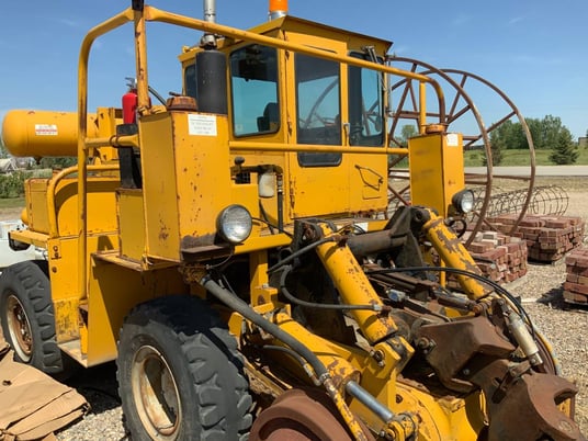 Rail car mover, Trackmobile #10000, 4 cyd engine, high rail - Image 2