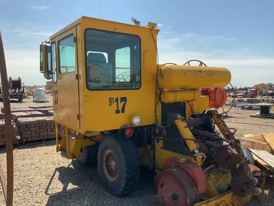 Rail car mover, Trackmobile #10000, 4 cyd engine, high rail - Image 4