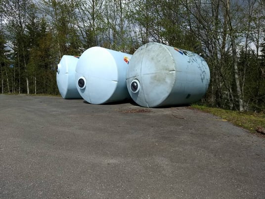 6000 gallon Tanks, 10 x 10 - Image 2