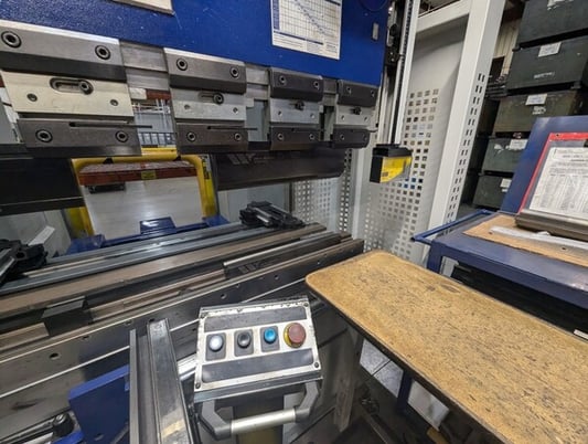 40 Ton, MVD #ibend-A-1250-40, Delem 58T Control, 4' overall, 2-Axis back gauge, low hours, 2018 - Image 5