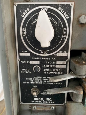 18" Grob #NS18, Vertical Bandsaw, 18" throat, 18" x 24" table, 2030 FPM, Welding & Grinding Attatchment - Image 7